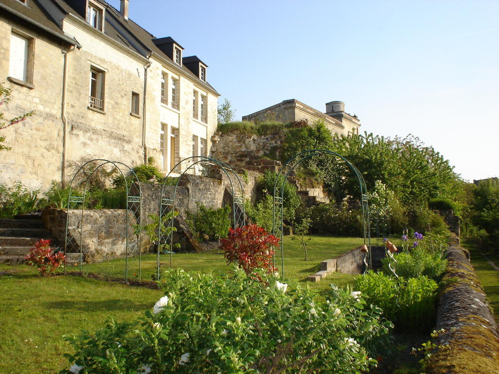Chambres D'Hotes Sur La Courtine De Coucy Exterior photo