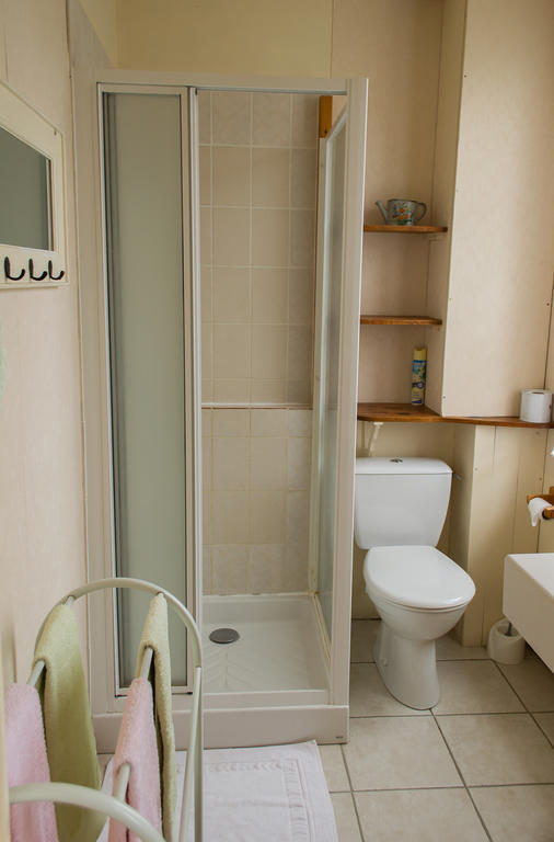 Chambres D'Hotes Sur La Courtine De Coucy Room photo